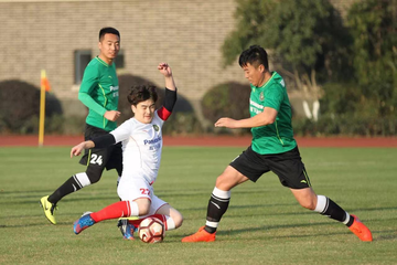 马成，前中国男子职业足球运动员