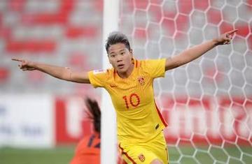 李影，中国足球女运动员