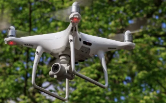 DJI终止对Phantom4无人机的支持