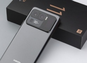 小米11 Ultra智能手机的电池容量为5000mAh
