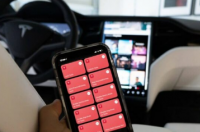 特斯拉与IOS实现了完美协同这个可以做SIRI