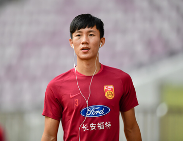 陈泽鹏，中国男子职业足球运动员