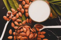 您有乳糖不耐症吗这里有5种牛奶替代品及其好处