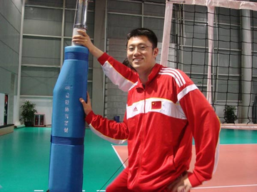 袁灵犀，中国女排教练员