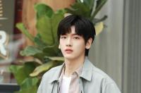 翟潇闻，中国内地男歌手、演员