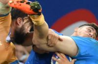 意大利后来居上击败乌拉圭