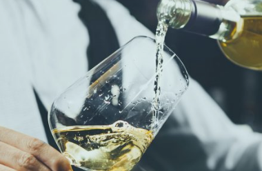 黑中白静止葡萄酒的崛起