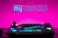 Blipblox myTRACKSgroovebox是一个完整的儿童音乐制作工作室