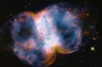 哈勃望远镜以梅西耶76的辉煌图像庆祝34岁生日