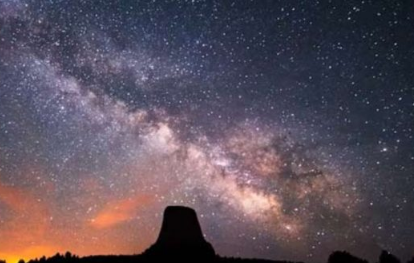 何时可以在宝瓶座埃塔流星雨中目睹每小时50颗流星